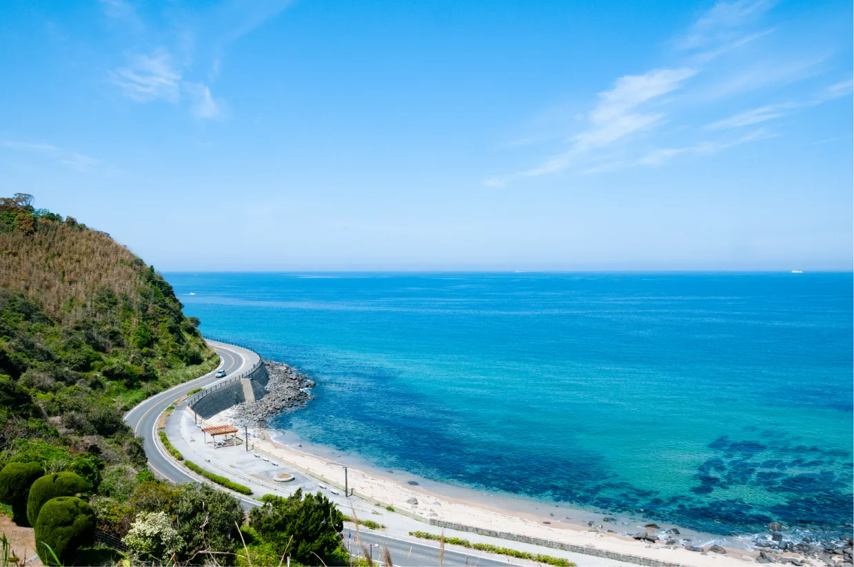 糸島の海岸線と道路